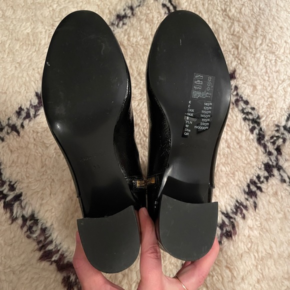& Other Stories Black Patent Leather Round Toe Block Heel Booties - Picture 7 of 12